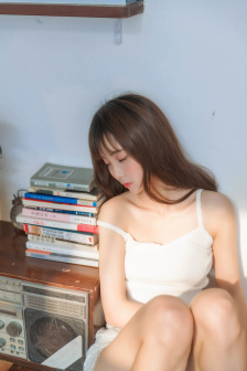 年轻女教师在线播放